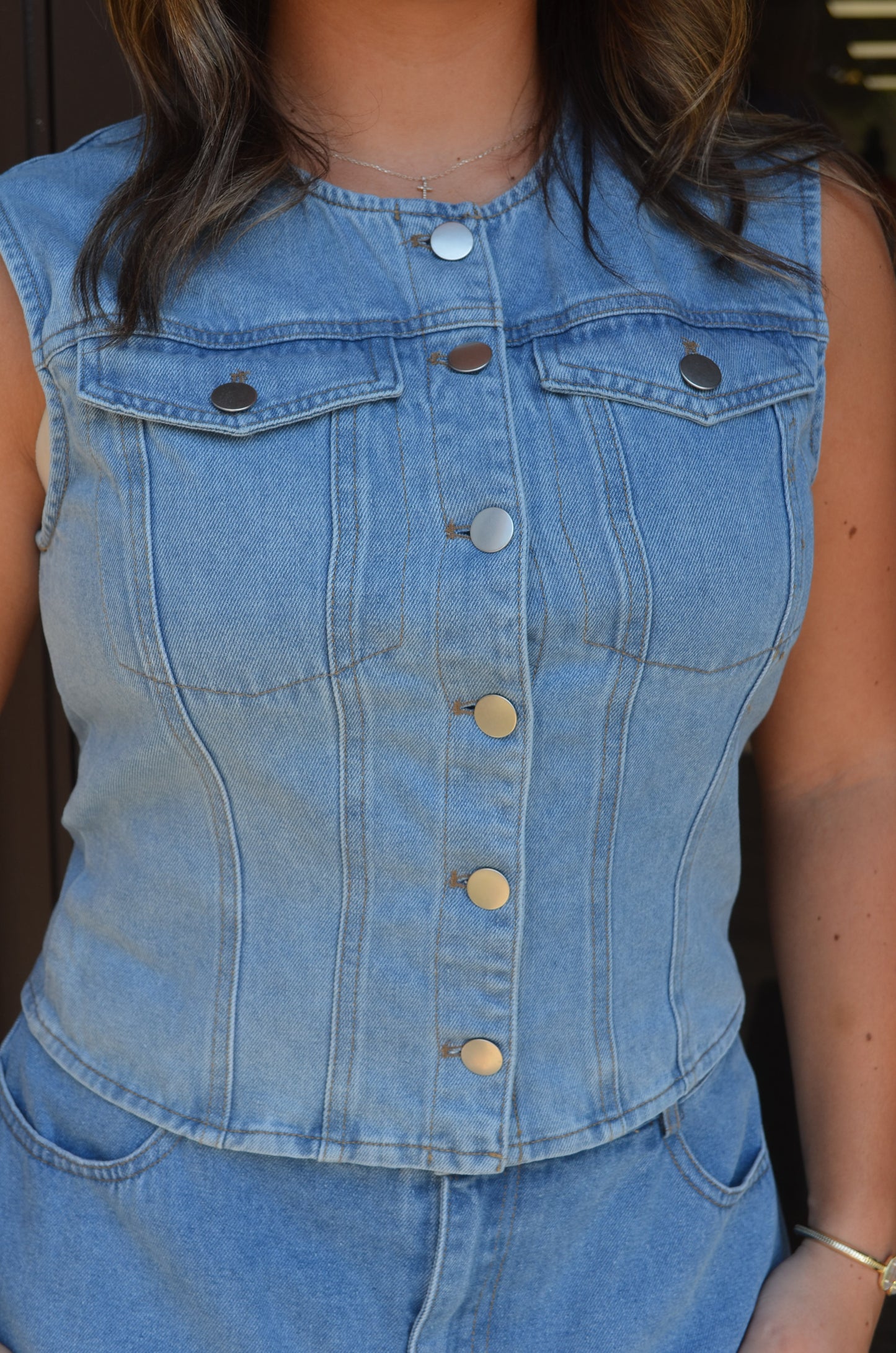 Round Neck Sleeveless Button Denim Top