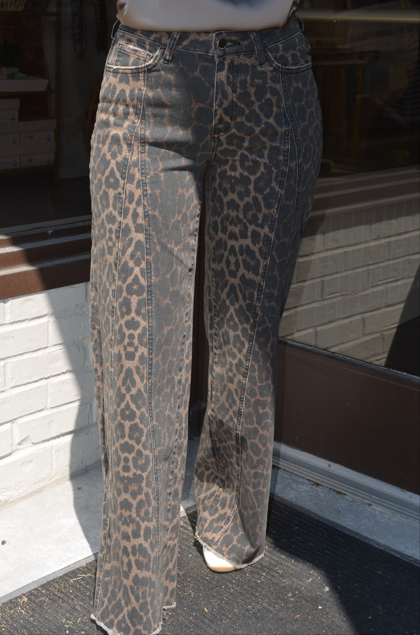 Vervet HR Extreme Wide Leopard Jeans