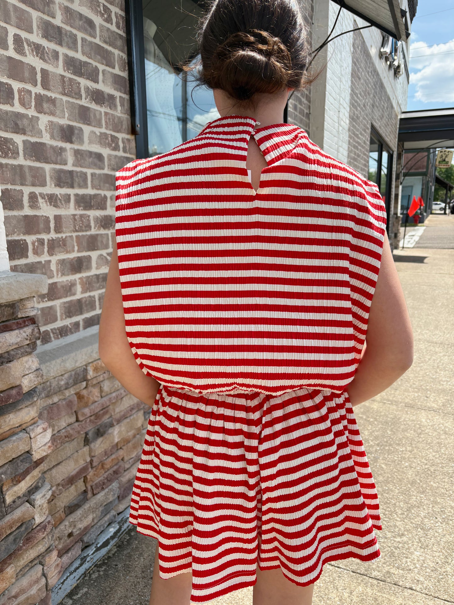 Mock Neck Sleeveless Bubble Top