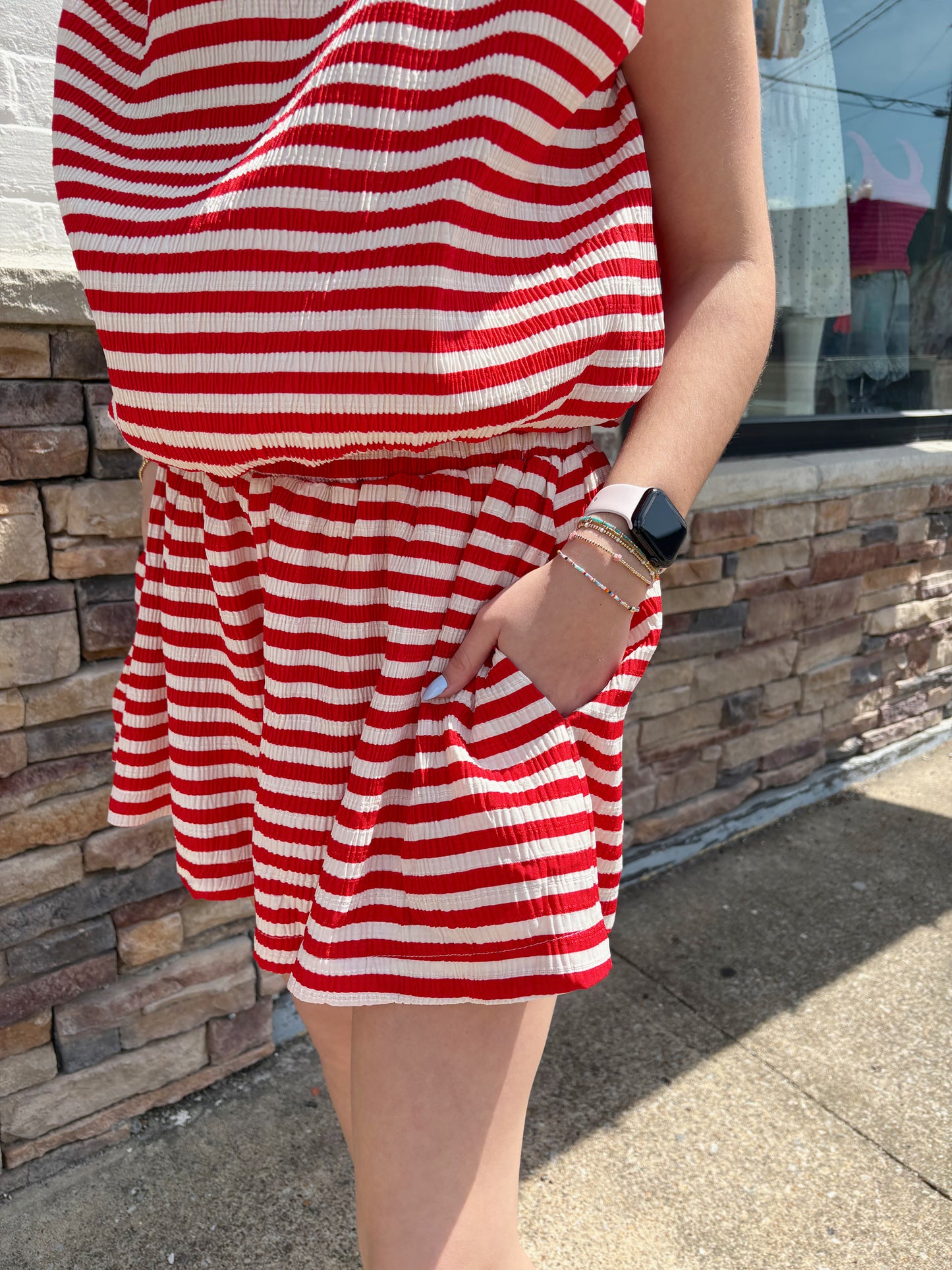 Elastic Waistband Pleated Shorts