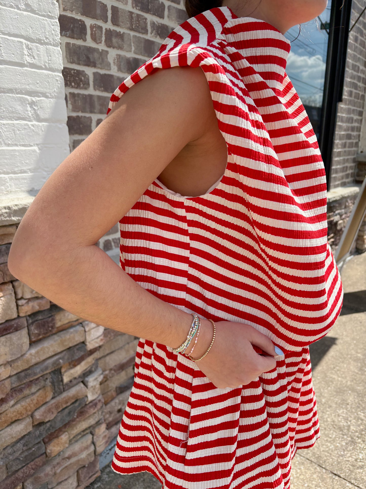 Mock Neck Sleeveless Bubble Top