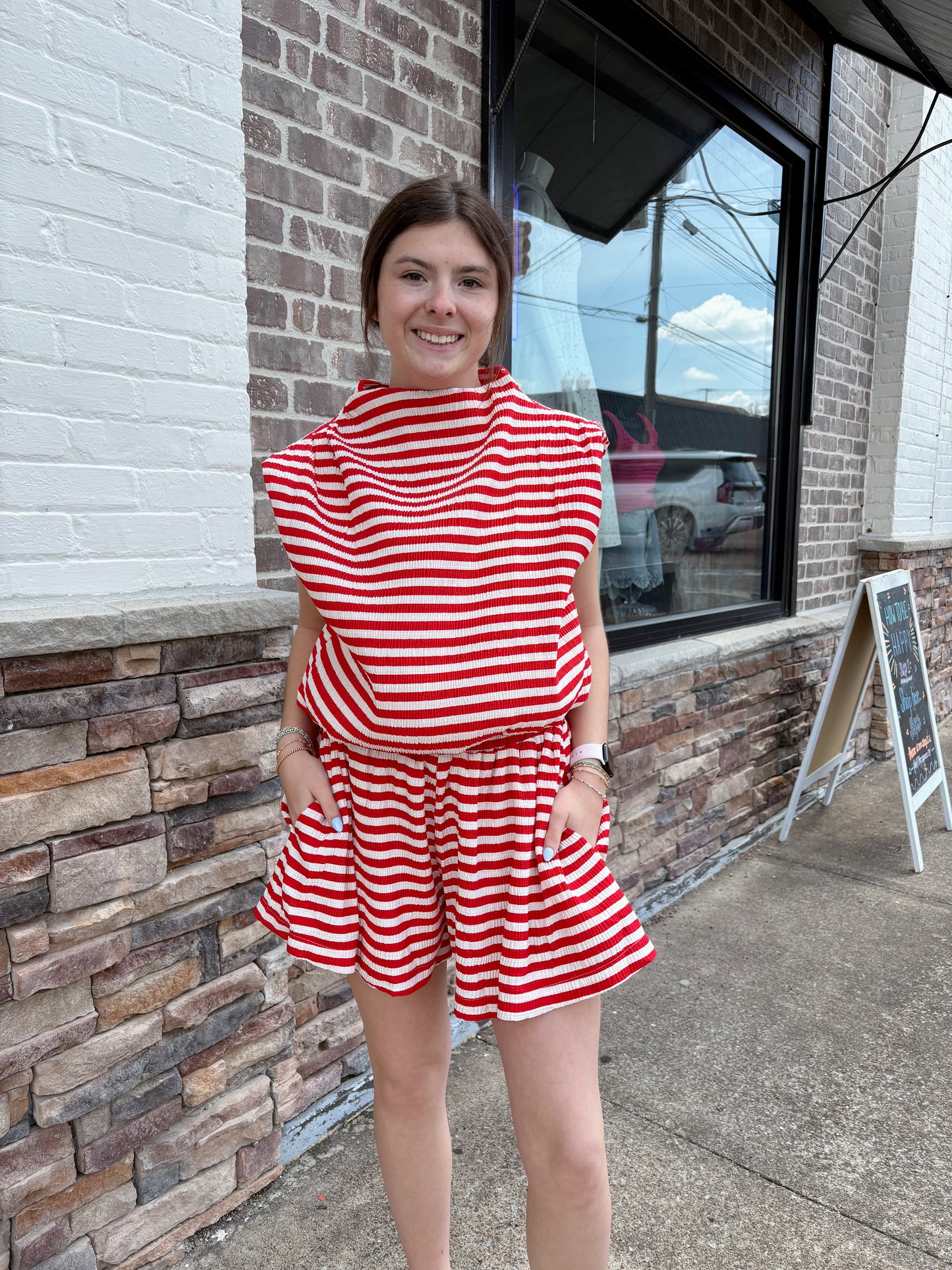 Elastic Waistband Pleated Shorts